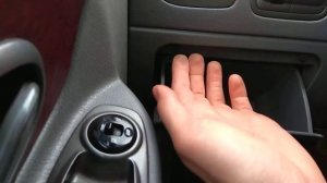 Как снять водительский бардачек на Hyindai Accent