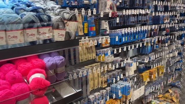 Мужские свитеры  #moby_sweater и #storm_sweater • Впервые вяжу мохер на шелке • Букле от Kremke☁️