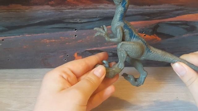 Обзор фигурки Велоцираптор Блю от Mattel смотреть онлайн