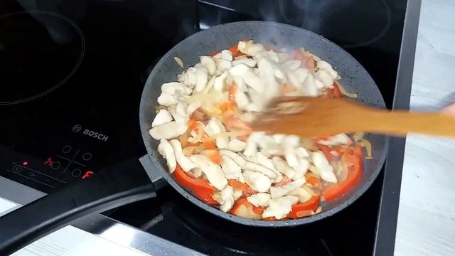 Обалденный Салат с Куриным Филе и Стручковой Фасолью. смотреть онлайн