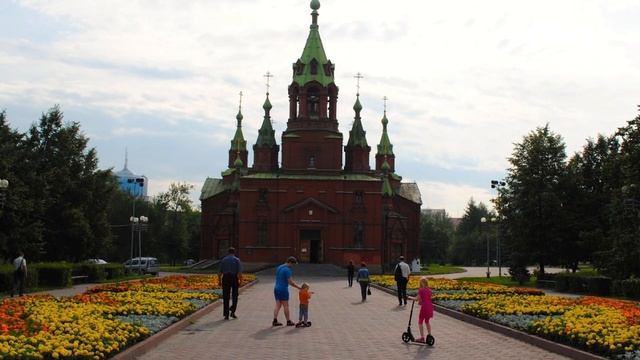 На Алом поле появился современный и бесплатный туалет смотреть онлайн
