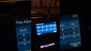 Настройка часов в оутлендере 2013 года с одной крутилкой