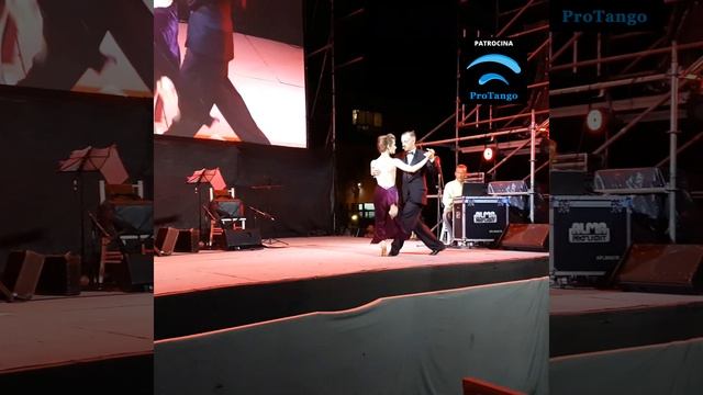 Milonga de Escobar, tango exhibición, orquesta Romántica Milonguera y variete смотреть онлайн