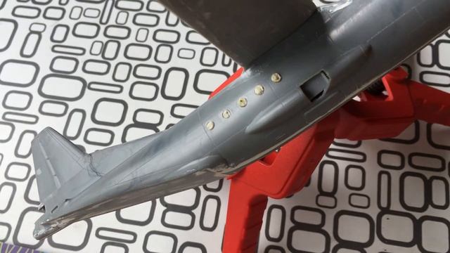 Сборка модели военно-транспортного самолета АН-12БК , масштаб 1:144. смотреть онлайн