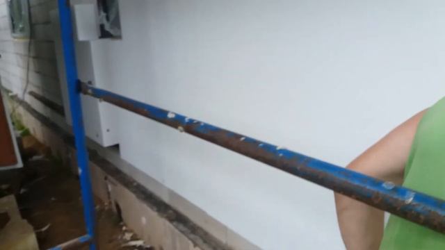 Приклейка листов пенопласта на фасад газобетонного дома, расположение листов смотреть онлайн