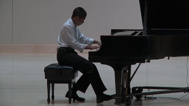 Beethoven: Sonata in F minor, Op. 2 No. 1 I. Allegro смотреть онлайн