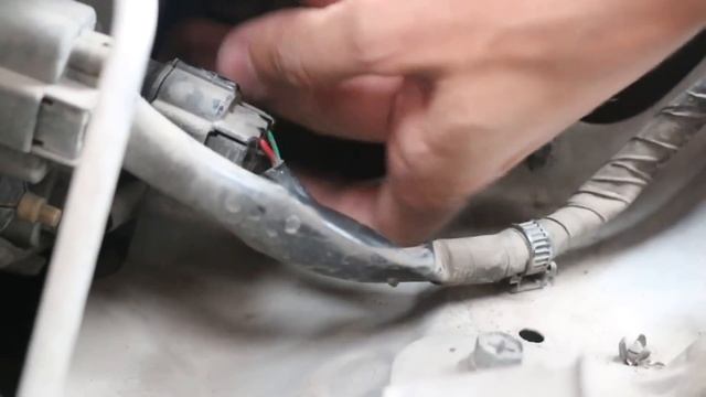 Замена ламп ближнего света Mitsubishi Lancer 10 (X) смотреть онлайн