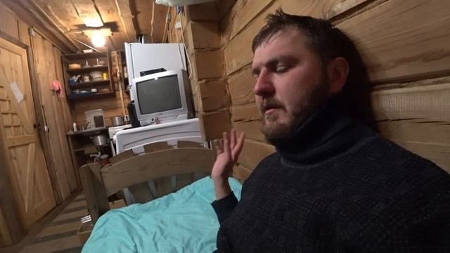 НЕ ЗРЯ РЯДОМ С КОРЯГАМИ ПАЛАТКУ ПОСТАВИЛИ!! Обычная рыбалка, день густо, день пусто)) смотреть онлайн