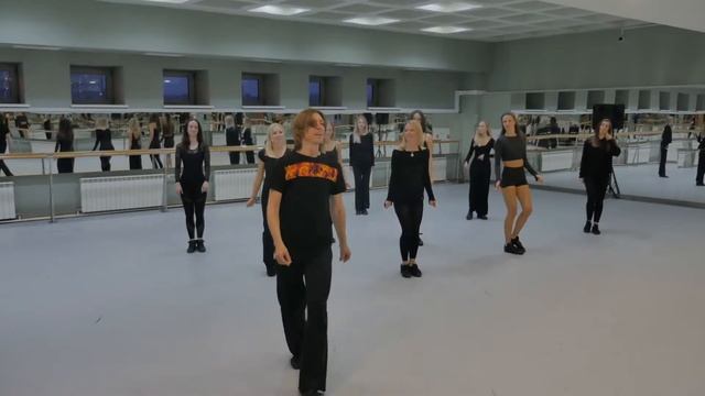 Мастер-класс от Свободного балета: Разучивание танцевальной связки с элементами рок-н-ролла смотреть онлайн