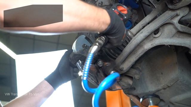 Comment remplacer des disques de frein aVant sur VW T5 TRANSPORTER Van [TUTORIEL AUTODOC] смотреть онлайн