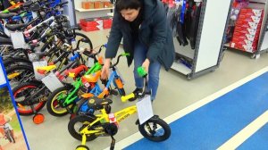 МАМА против ПАПЫ в МАГАЗИНЕ. СПОРТТОВАРЫ.