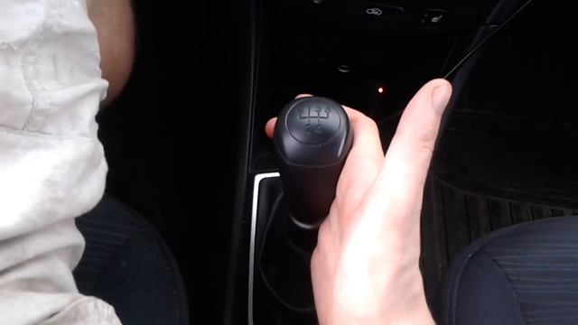 Hyundai Solaris: How to Shift From Fourth to Fifth Gear смотреть онлайн