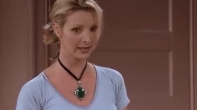 Фиби подстригает Монику