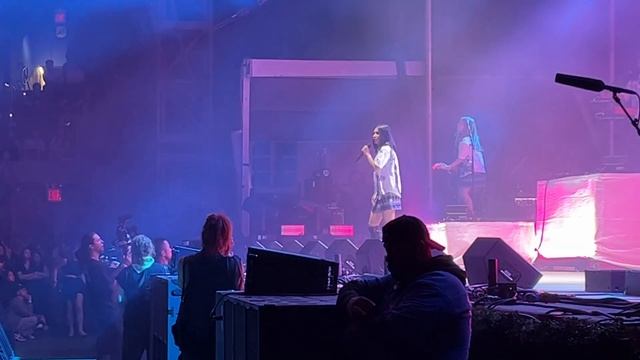 NIKI - lowkey | Head in the Clouds Festival NYC смотреть онлайн