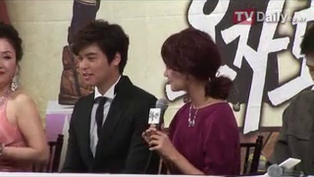 [121112] Lee Jang Woo at 'Oh Ja Ryong Is Coming' Press-Conference [1] смотреть онлайн
