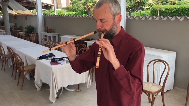 Barnaby Brown tuning Melinda Maxwell's Louvre aulos (part 1) смотреть онлайн