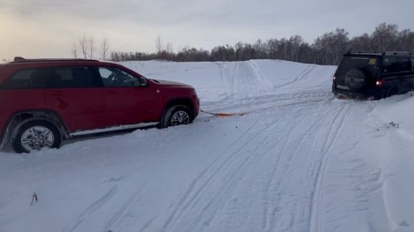Offroad Jeep Grand Cherokee wk2 snow rides