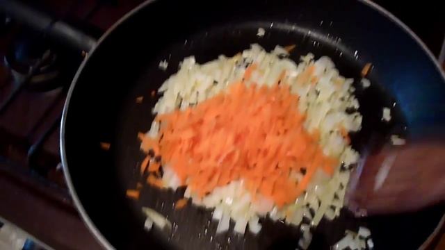 Гороховый суп-пюре с шампиньонами. Диетический рецепт + КБЖУ смотреть онлайн