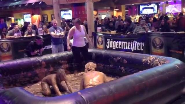 Gilley's Mud Wrestling смотреть онлайн