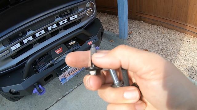 HOW TO INSTALL FORD BRONCO ROUGH COUNTRY TAILGATE REINFORCEMENT BRACKET *2022 BIG BEND BUILD* смотреть онлайн