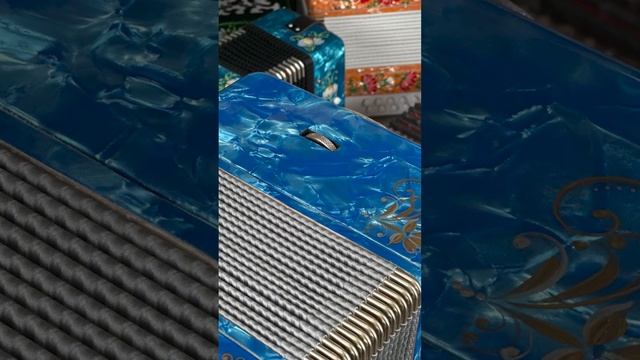 ОДИНАКОВАЯ ГАРМОНЬ, РАЗНАЯ ЦЕНА// ПОЧЕМУ? смотреть онлайн