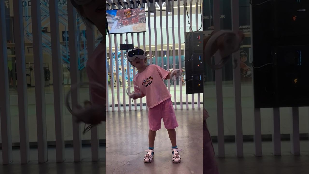 Самая мимишная игра в VR! #виртуальнаяреальность #virtualreality #funny #vr #mirvr смотреть онлайн