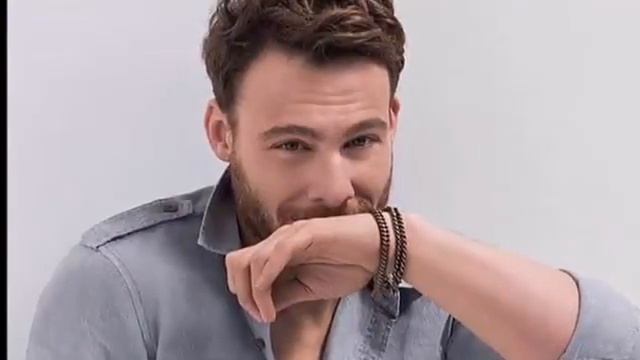 Керем Бюрсин, который был взволнован, увидев Ханде Эрчел, признался! смотреть онлайн