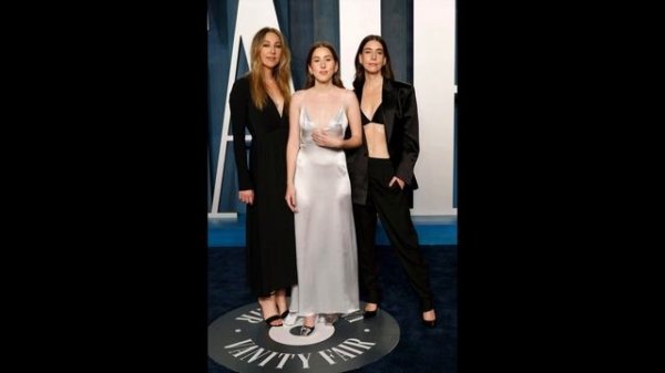 Обзор Нарядов Vantity Fair Oscar 2022