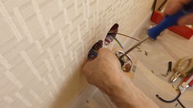 Установка розетки в подрозетник смотреть онлайн