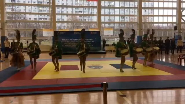 Спортивный комплекс Янтарь. Акустический номер Марш. смотреть онлайн