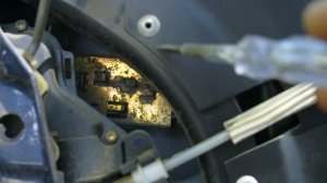 Как снять замок багажника и водительской двери. Замена личинки замка водительской двери на Audi A6.