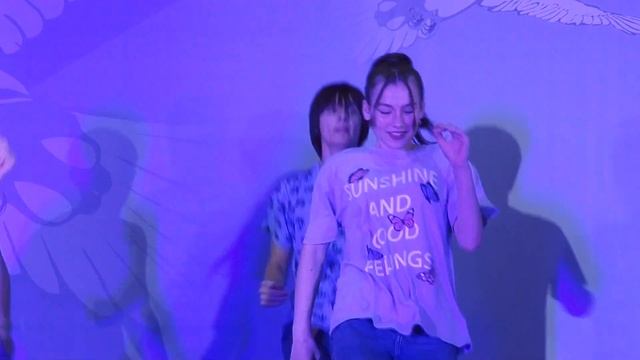 "ЮНОСТЬ" (муз и сл. Ивана и Михаила Засидкевичей). Народный ансамбль танца "РАПСОДИЯ", г. Луганск смотреть онлайн