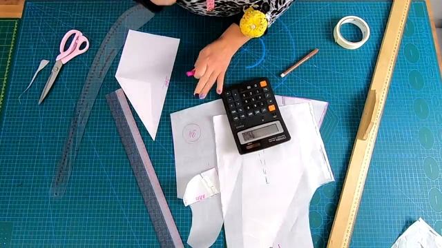 Роскошное платье макси из шелка. Как смоделировать и раскроить праздничное платье макси.mp4 смотреть онлайн