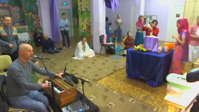 2014.11.18-19, Вт-Ср. - СПб, КЦ Гаура. Кришна Киртан - Экадашный Киртан