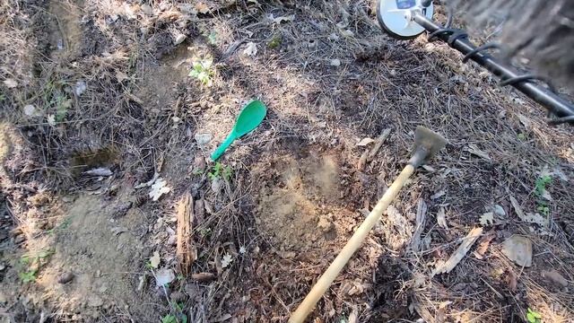 Finding Gold With the Minelab Gold Monster 1000 Metal Detector смотреть онлайн