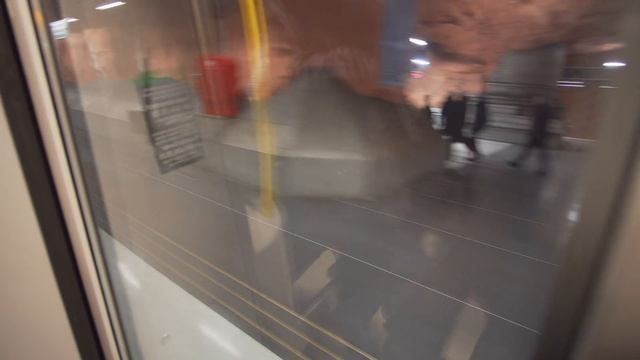 Sweden, Stockholm, Rådhuset, subway ride to Central Station, 3X escalator, 1X elevator смотреть онлайн
