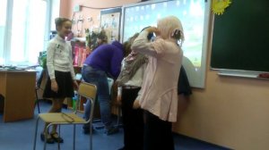 Мальчики одевают платья!