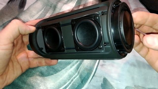 Как на JBL charge 2+ убрать басы смотреть онлайн