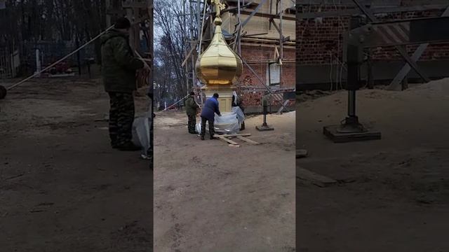 Спас-Клепики .Никольский приход,освящение Креста купола и поднятие . смотреть онлайн