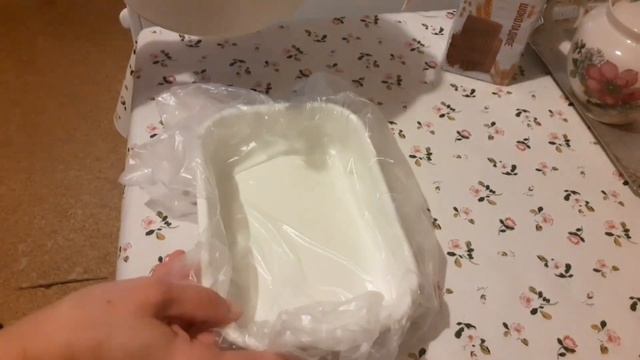 ВОЗДУШНОЕ ПИРОЖНОЕ С ХРУСТЯЩИМ ВЕРХНИМ И НИЖНЕМ СЛОЕМ И СЛИВОЧНОЙ НАЧИНКОЙ! смотреть онлайн