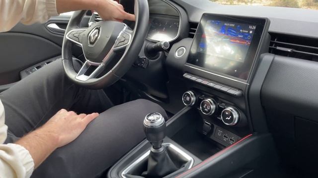 ESSAI - RENAULT CLIO V, ELLE FAIT TOUT EN MIEUX ! смотреть онлайн