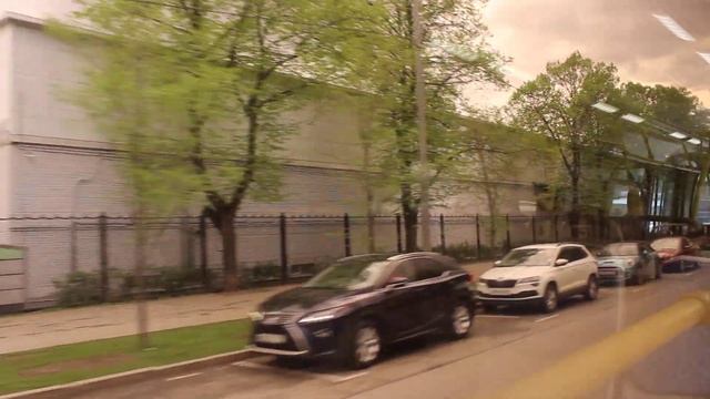Улицы Плющиха и Погодинская - из окна автобуса в сторону Лужников смотреть онлайн