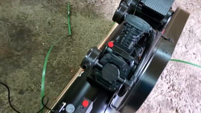 Распаковка воздушного компрессора Dnipro-M AC-100 VG,и первое включение