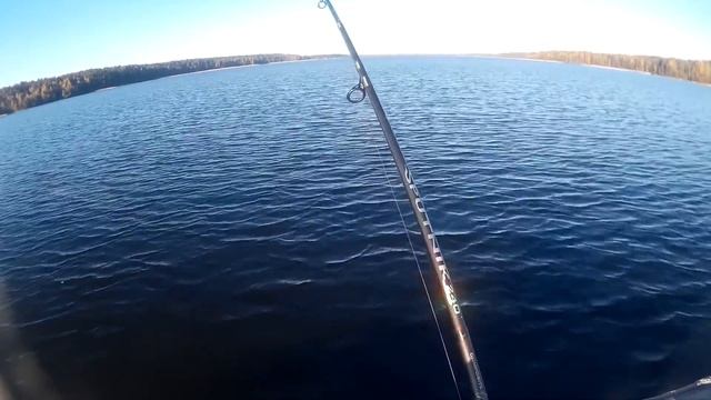 Вываживание трофейной щуки на спиннинг с лодки. смотреть онлайн