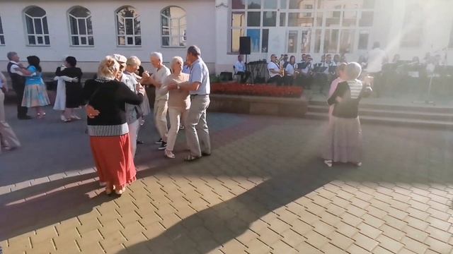 КУМПАРСИТА! Танго На Улице! смотреть онлайн