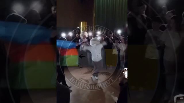 это Москва! Школьная дискотека...(см, описание) смотреть онлайн