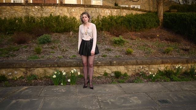 Natori Nylons and Outfit Review смотреть онлайн