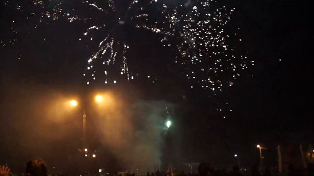 салют в Барабинске день победы ура ура ура !!! смотреть онлайн