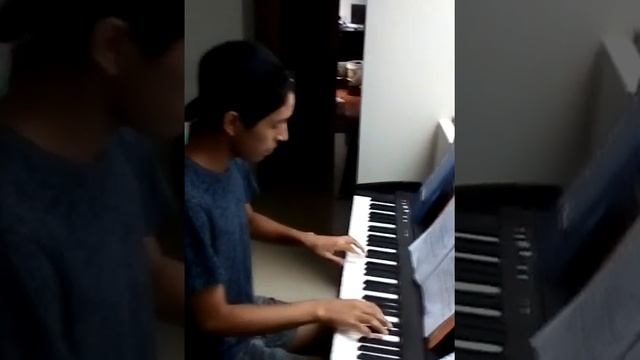 Tango El Choclo en piano malogrado. Igual lo tocó!!! смотреть онлайн
