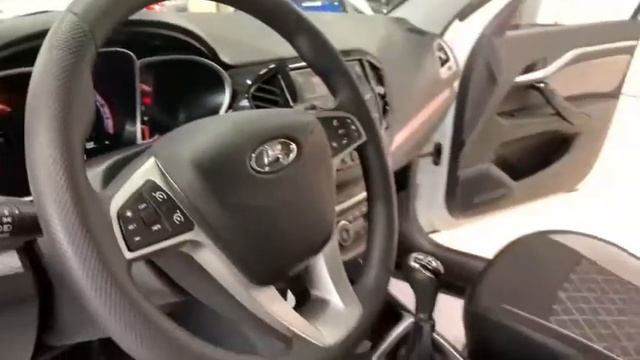 ВАЗ (LADA) Vesta, 2018 смотреть онлайн
